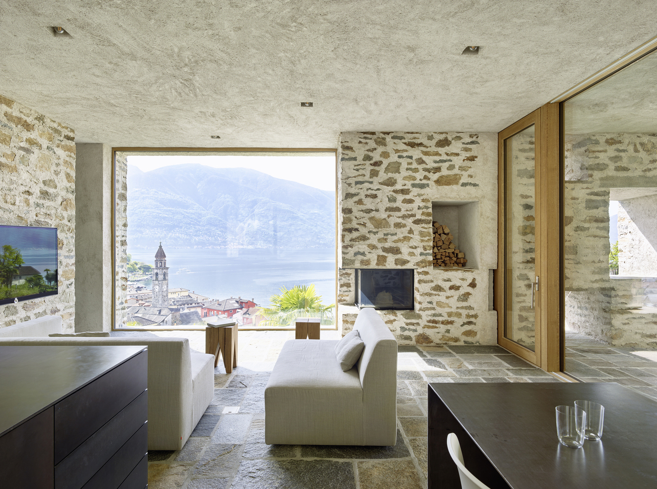 Modern-Stone-House-Ascona-Switzerland_1